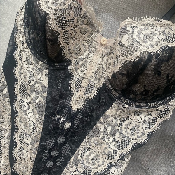 Vintage black & cream lace Jezebel bustier hook & eye corset lingerie top 34C 🖤 - Picture 11 of 15